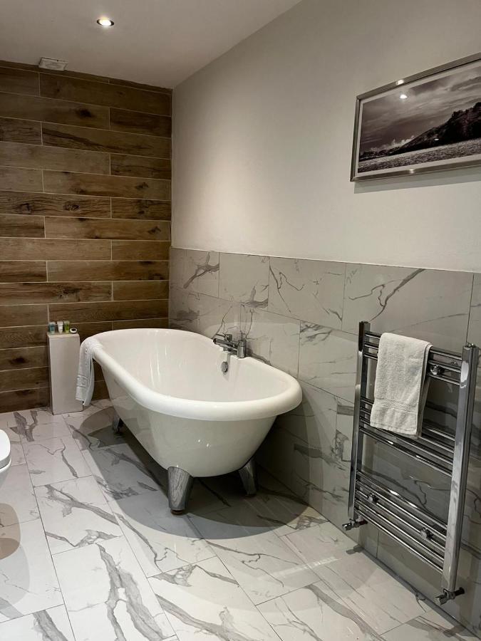 West End -Stunning, 2 Bedroom, Main Door Flat With Private Parking Glasgow Dış mekan fotoğraf